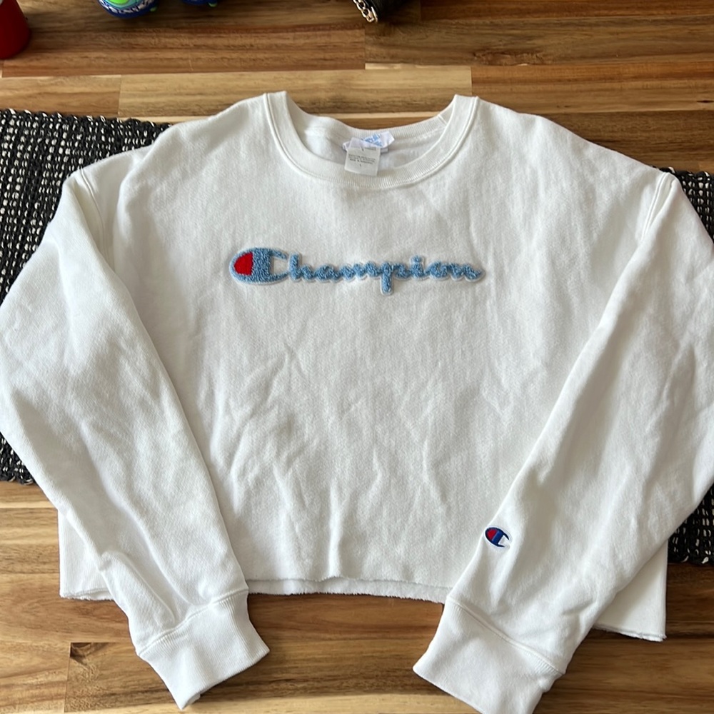 Champion Cropped White Embroidered crew neck